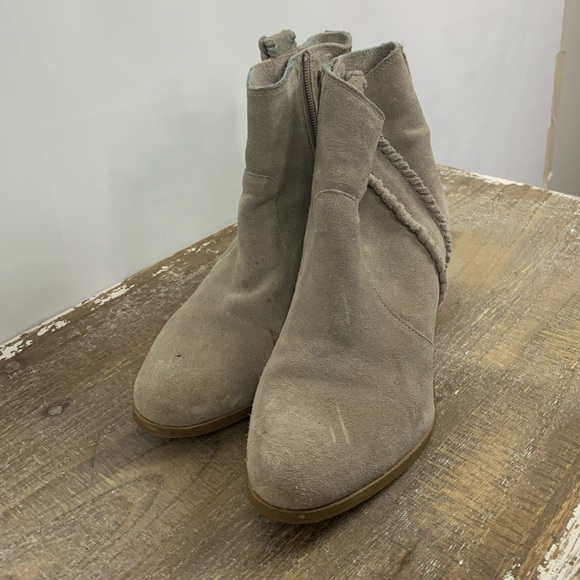 Booties - Picture 4 of 4